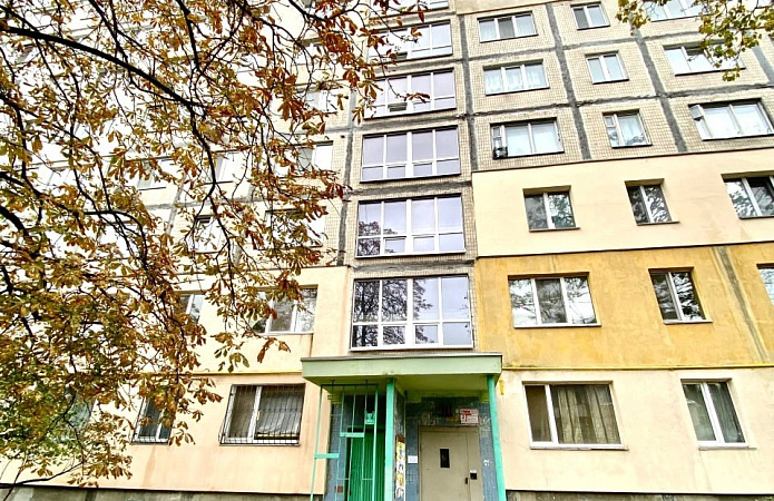 вул. Солов'яненка 4 вул. Солов'яненка 4