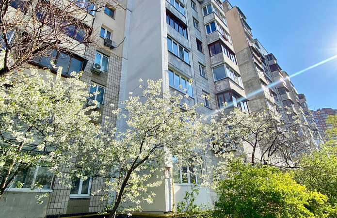 Драгоманова, 22 Драгоманова, 22