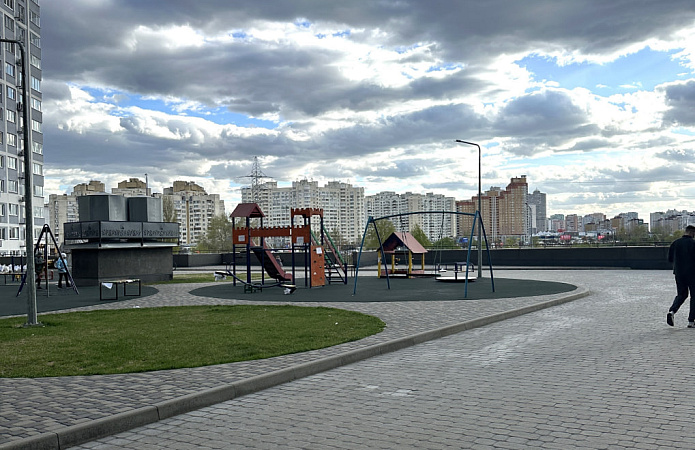 ЖК Лебединий, Ревуцького 40в ЖК Лебединий, Ревуцького 40в